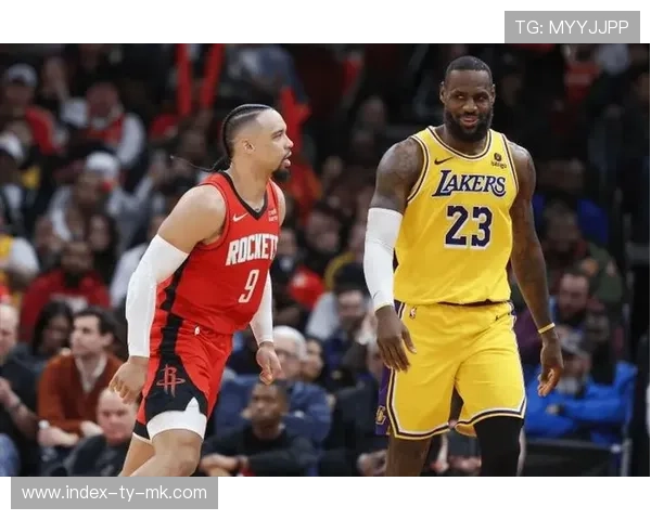 火湖大战再度上演，詹姆斯领衔湖人迎战青年军火箭